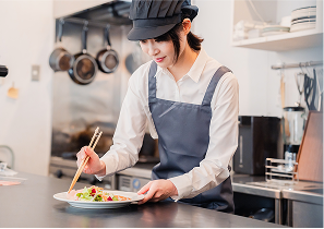 カフェスタッフ